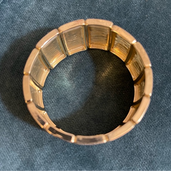 MONET SHIMMERING PINK AND GOLD RETANGLE SHAPE STRETCH BRACELET - Picture 2 of 2